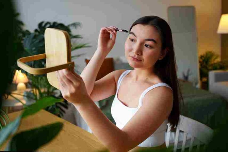 How to Shape Eyebrows at Home: The Ultimate Guide for Perfect Brows How to Shape Eyebrows at Home: The Ultimate Guide for Perfect Brows