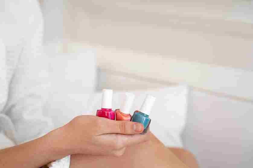 How to Use Gel Nail Polish at Home: A Complete Guide