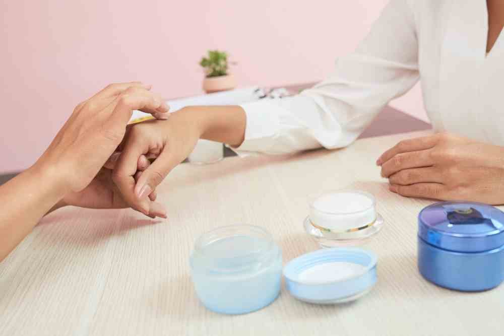 How to Remove UV Gel Nails at Home: A Step-by-Step Guide